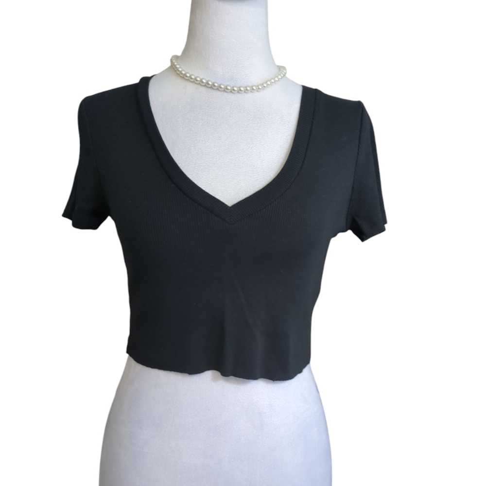 Heart & Hips  affordable luxury Classic Black V-Neck Women's Top size M